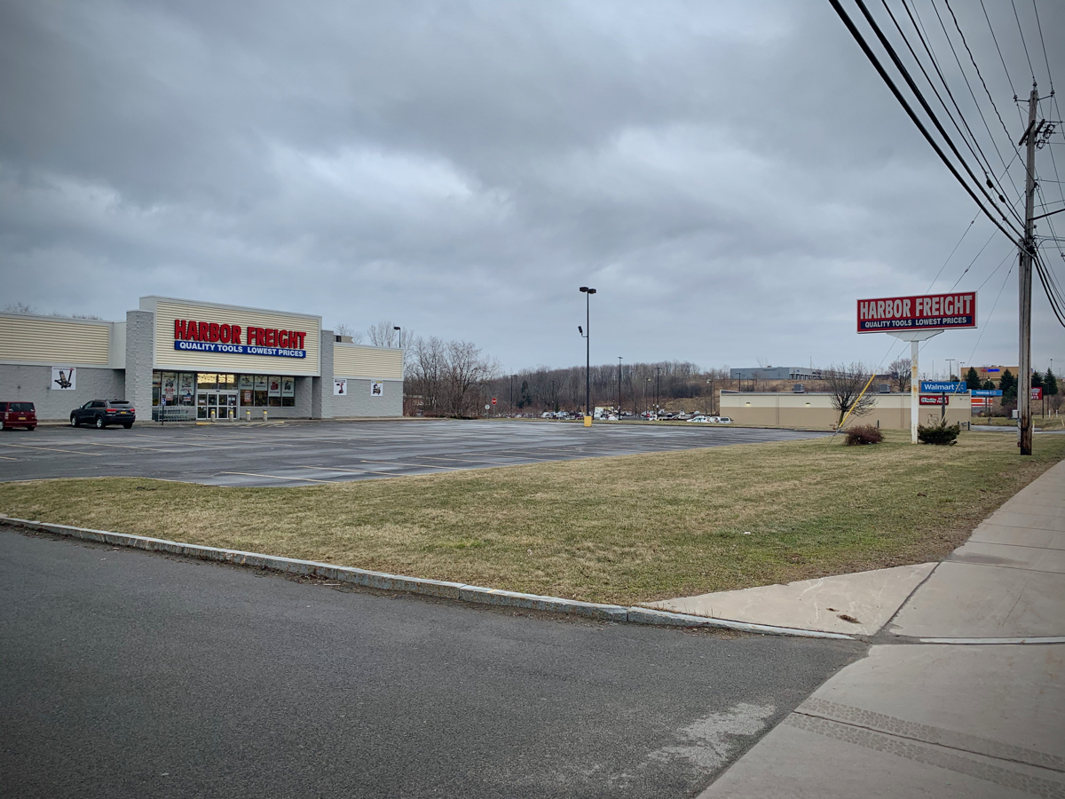 Oswego New York Retail District LEASE SPACE AVAILABLE 6000 Square Feet